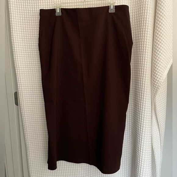 FASHION EXCESS PLUS Brown straight skirt. Size 3XL. - Picture 1 of 2